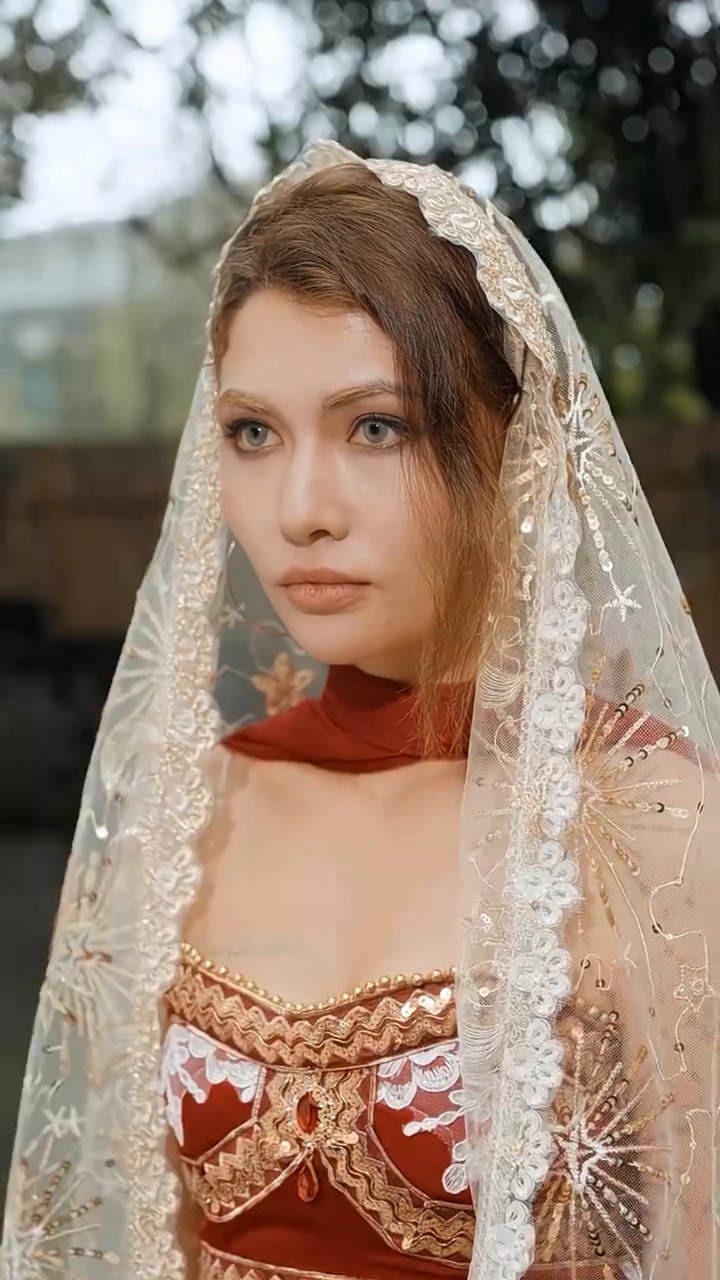 神医下山，未婚妻闺蜜倒追我第01集